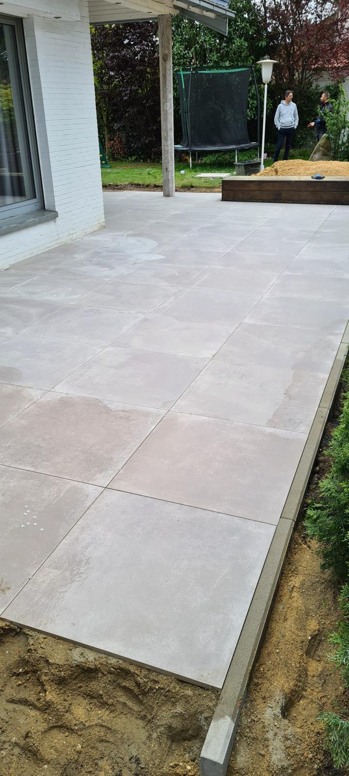 Terrassenfläche im Privatgarten
